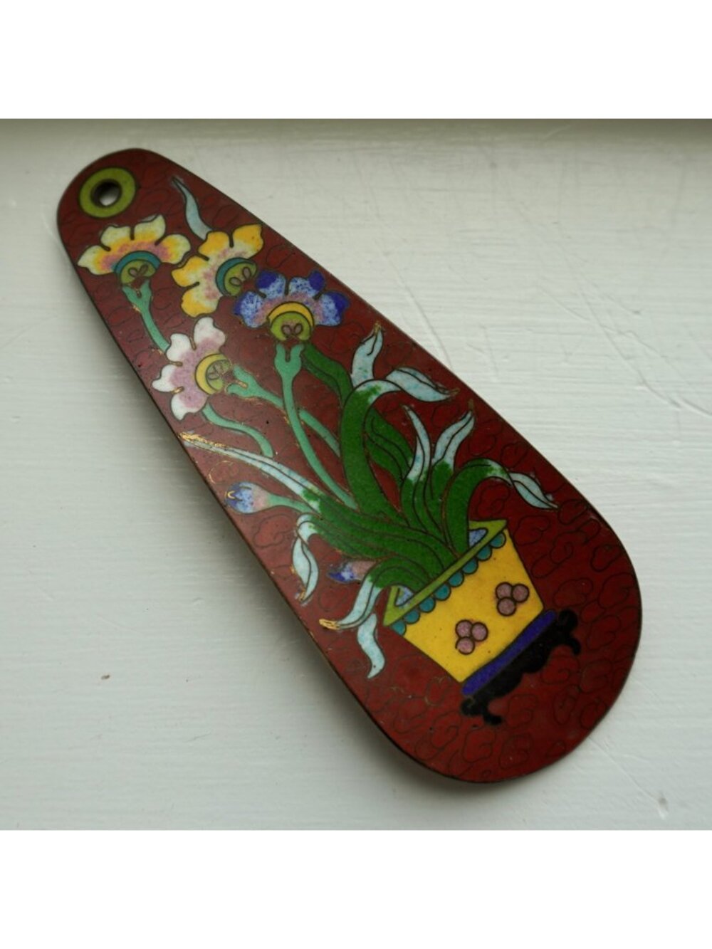 Vintage Cloisonné Floral Shoe Horn With Red Background & Handpainted Design 10cm